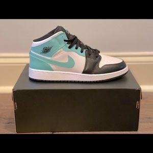 Air Jordan 1 Mid GS Tropical Twist